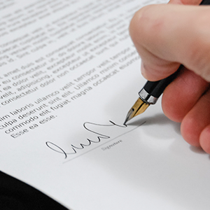 Firmar un contrato